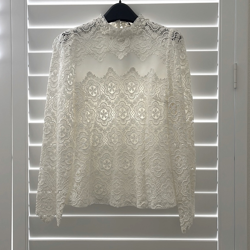 Roem lace blouse